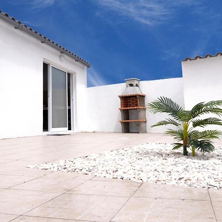 Magnólia - Casa com dois quartos junto ao mar - Renovada em 2022 Mosteiros  Exterior foto